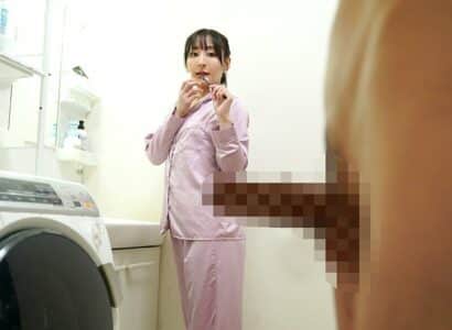 Mẹ kế trẻ tình cờ nhìn thấy cậu con trai có củ khoai to quá cỡ Mẹ kế trẻ tình cờ nhìn thấy cậu con trai có củ khoai to quá cỡ